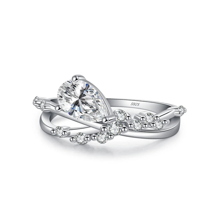 Eleganter Ring mit Tropfen-Zirkonia – Zeitlose Romantik in Silber
