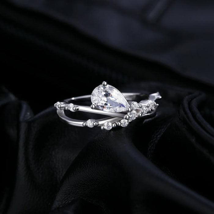 Eleganter Ring mit Tropfen-Zirkonia – Zeitlose Romantik in Silber