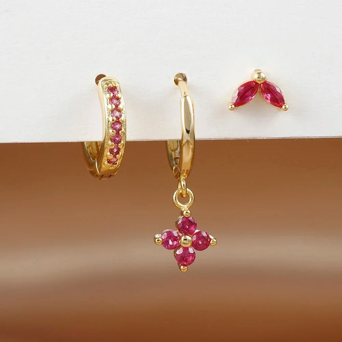 Goldene Eleganz – Ohrring-Set mit funkelndem Anhänger