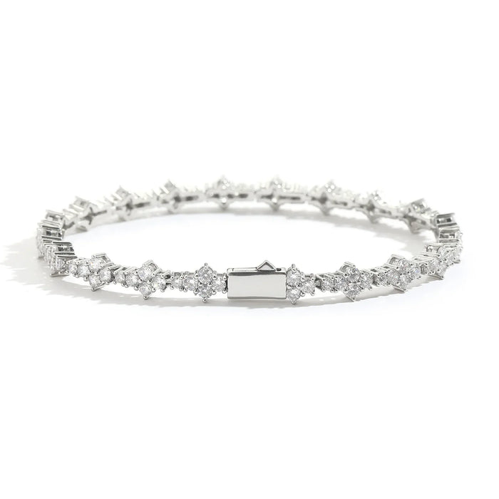 Elegantes Tennisarmband in Silber mit funkelnden Zirkoniasteinen