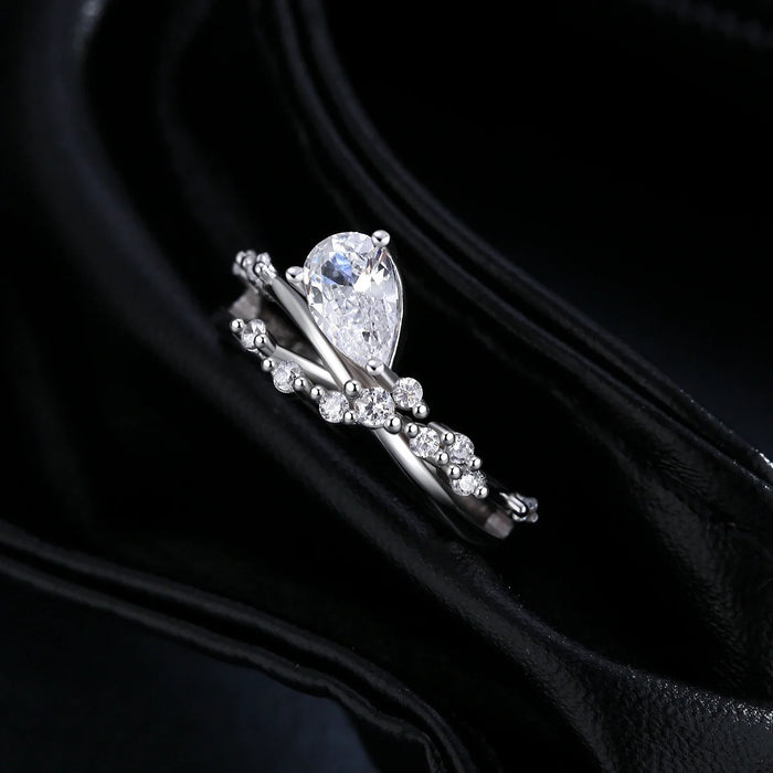 Eleganter Ring mit Tropfen-Zirkonia – Zeitlose Romantik in Silber