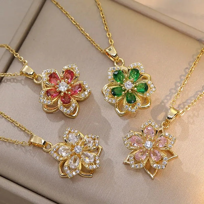 Blütenanhänger mit Kristallen – Funkelnde Eleganz in Blumenform